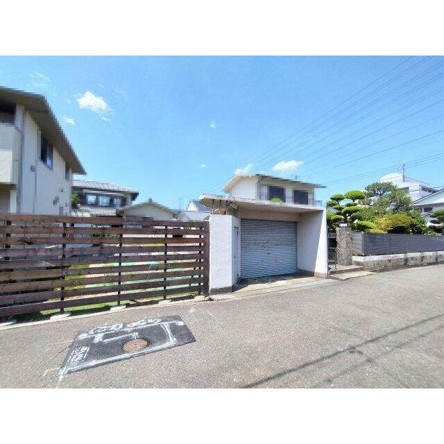 南側道路に間口約８.５ｍ