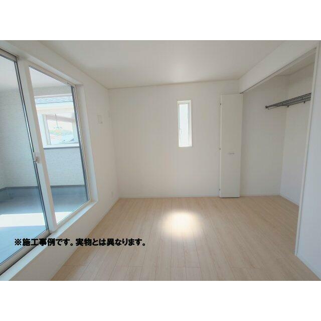 ２階主寝室完成予想図 大型の家具を設置しても圧迫感がなく、自由度の高いコーディネートが可能です。