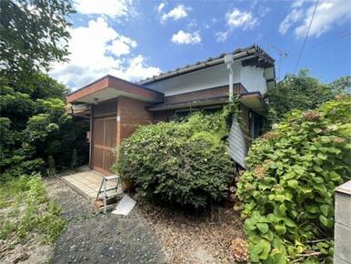 閑静な住宅街にあるのどかな住環境です