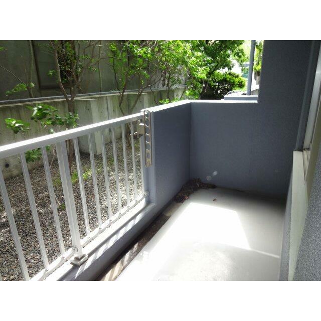 お洗濯にも便利なバルコニー付き