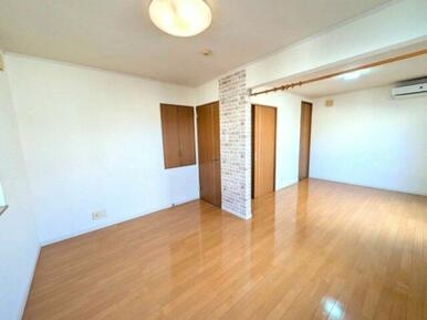 2F洋室（2分割可能）