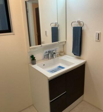 毎朝の寝癖チェックもおまかせ（2号棟）