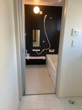 ゆったりくつろげる浴室で、心ほぐれる至福の時間（1号棟）