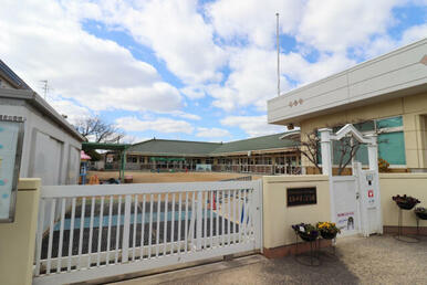 とみやまこども園