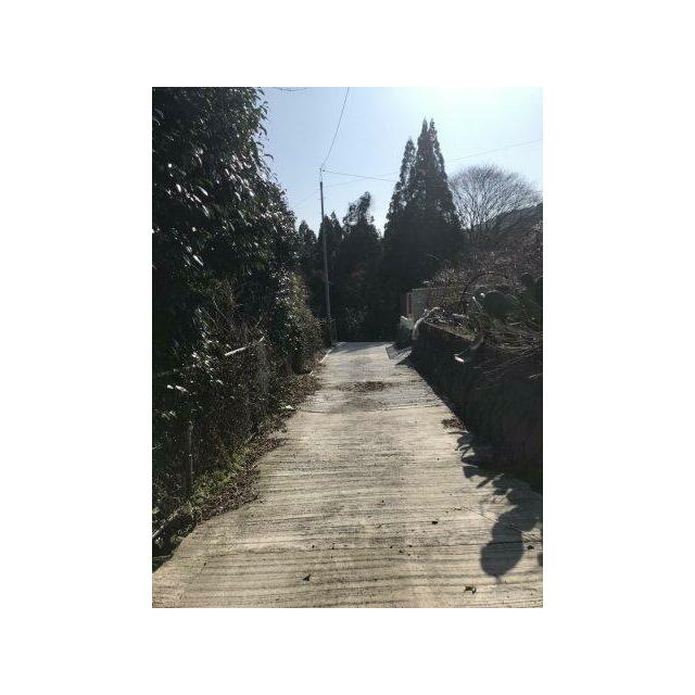 ☆目の前の道路は舗装されてます☆