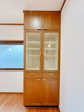 「2階南西側洋室」収納がございます。