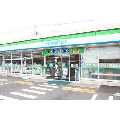 ファミリーマート町田大蔵町店