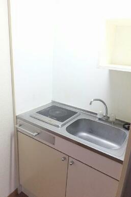 電気コンロ設置済み。