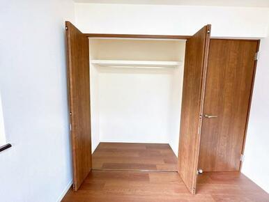 「収納」2階洋室約6帖内のクローゼット