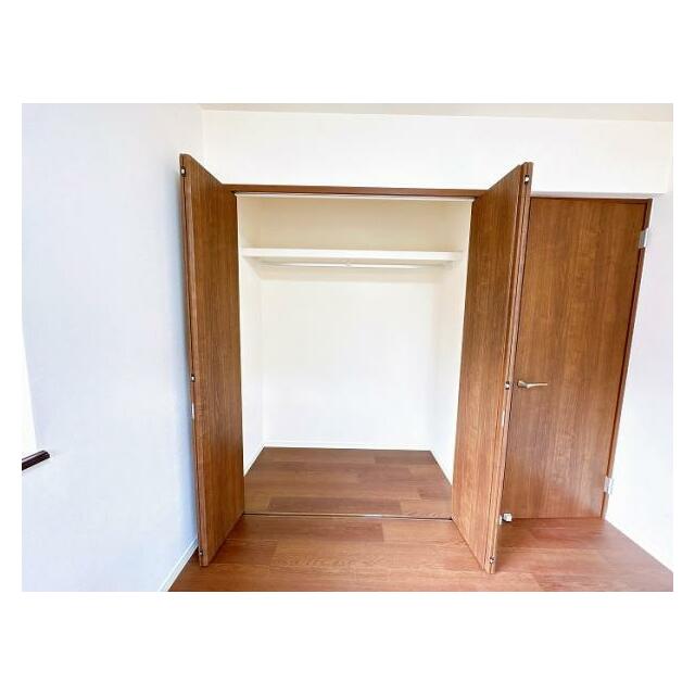 「収納」2階洋室約6帖内のクローゼット