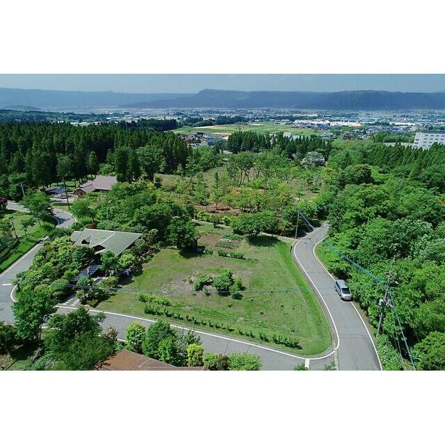 現地から大観峰を望む