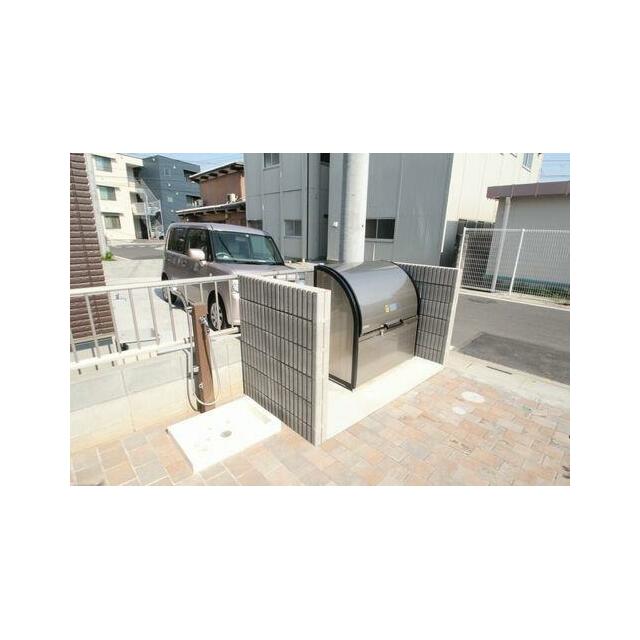 【敷地内ゴミ置き場・ペット用足洗い場】
