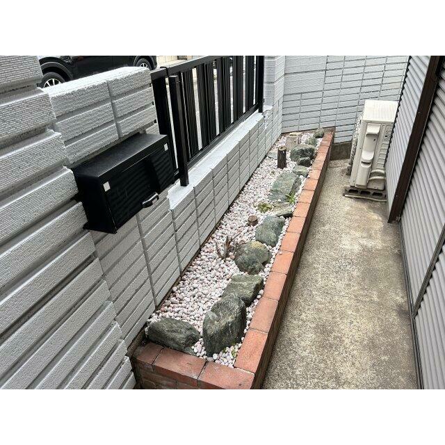 植栽など楽しめるスペースもございます♪
