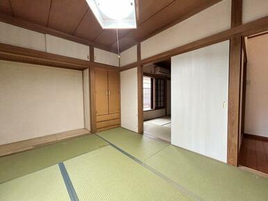 ゆったりとくつろげる和室です