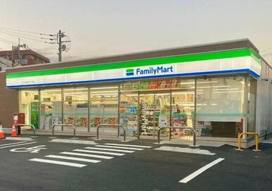 ファミマ　さいたま曲本2丁目店