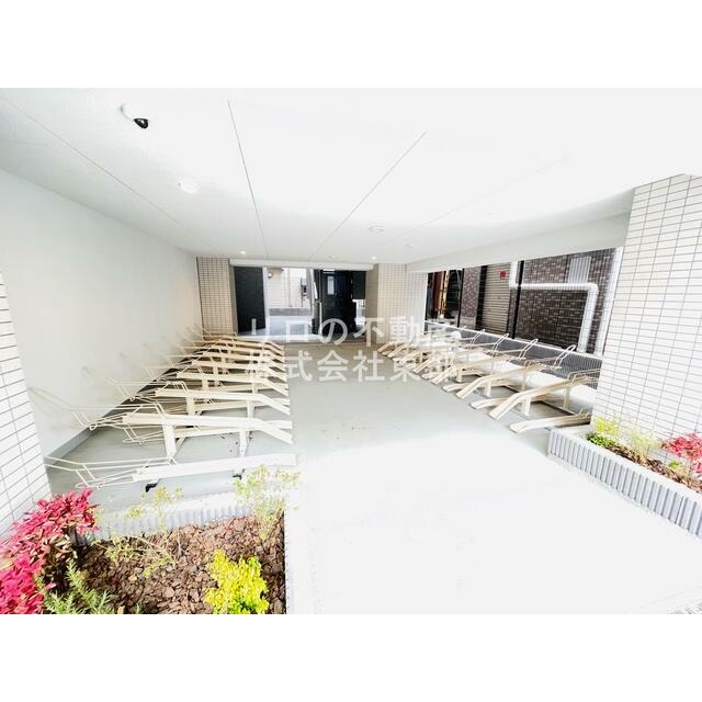 雨の日でも安心☆屋根付の駐輪場です☆