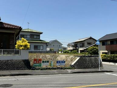 角地で日当たり良好