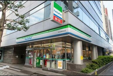 ファミリーマート　中目黒駅前店