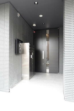 エントランスをくぐると我が家です☆