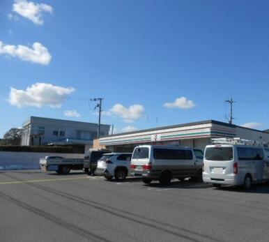 セブンイレブン愛荘町市店