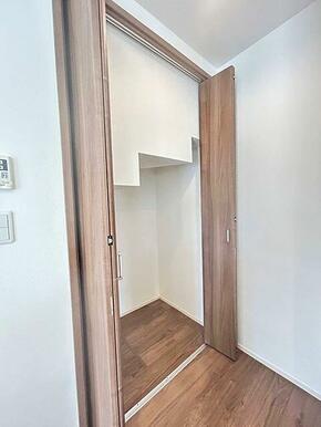 「収納」１階キッチン横スペースございます。