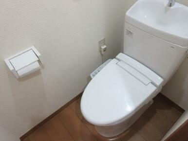 ほかの部屋の写真を使用しております。