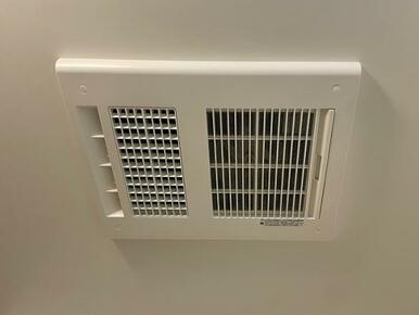 浴室乾燥機付きです