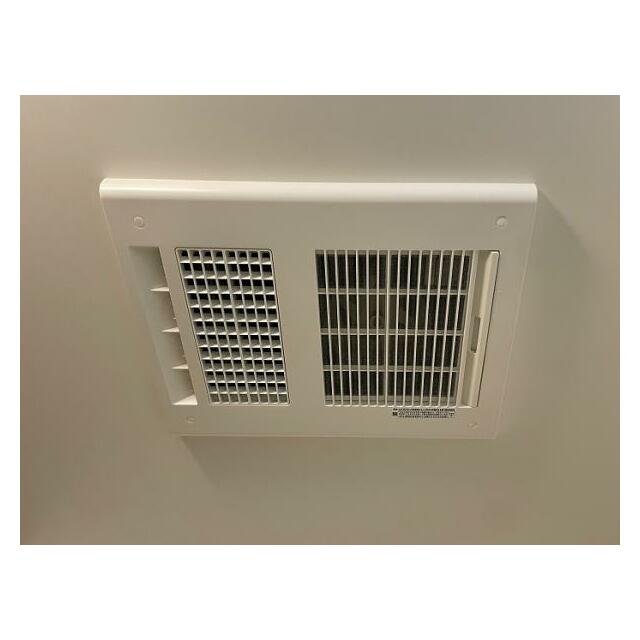 浴室乾燥機付きです