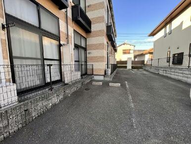 駐車場は別料金となります。