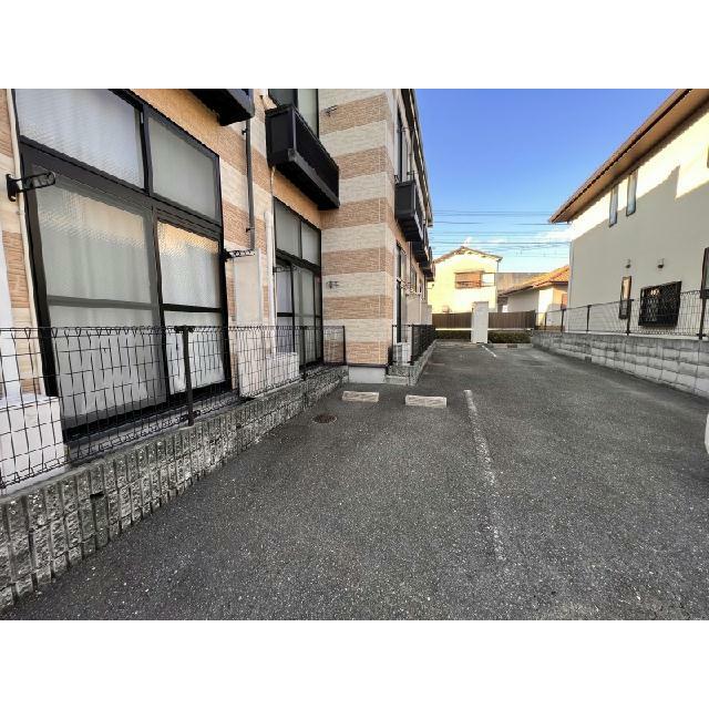 駐車場は別料金となります。