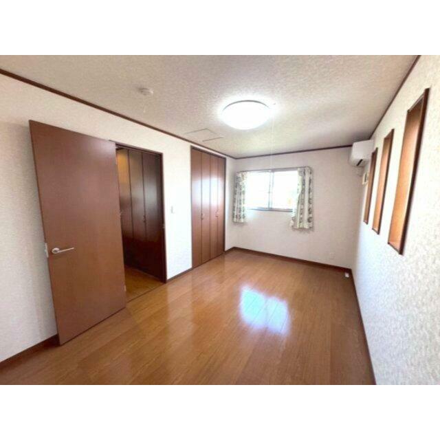 全居室収納スペースを備えております