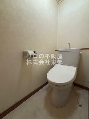 白基調で清潔感のあるトイレです♪