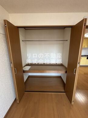 奥行のある収納付です！増えがちな荷物をもスッキリ収納できます☆