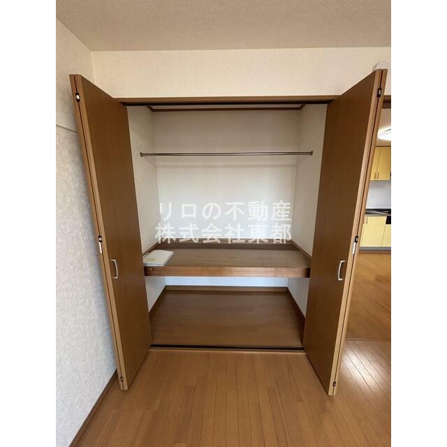 奥行のある収納付です！増えがちな荷物をもスッキリ収納できます☆