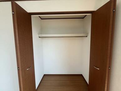 「洋室」２F南西側　収納１