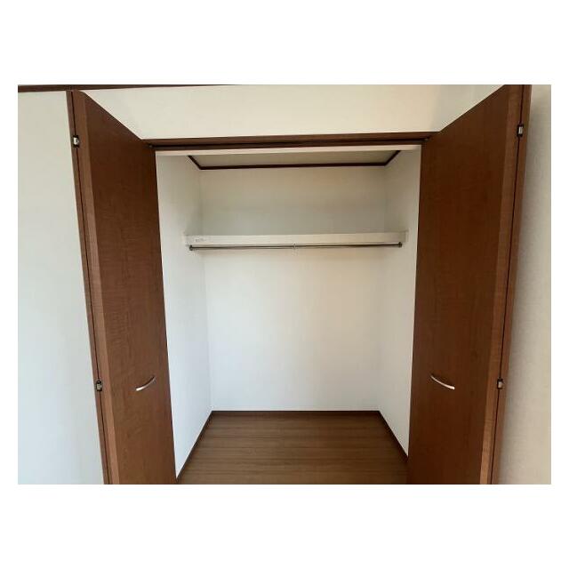 「洋室」２F南西側　収納１