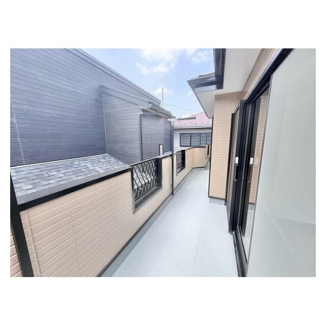 「バルコニー」洋室3部屋と隣接しております。