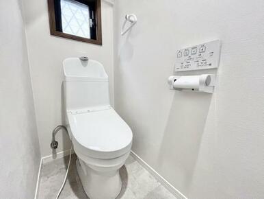 「トイレ」1階、2階ともに新品交換済みです。