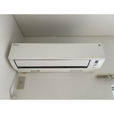 洋室・エアコン新規交換♪