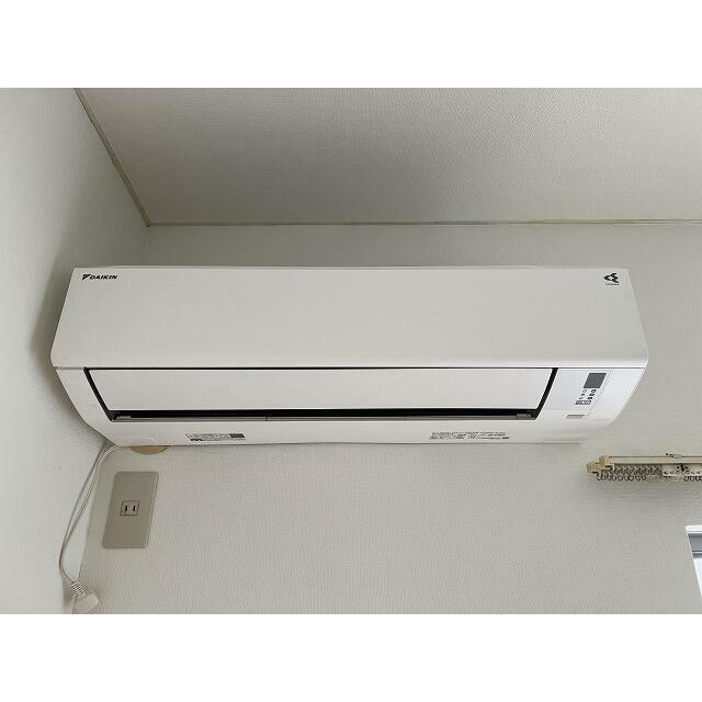 洋室・エアコン新規交換♪