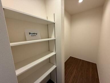 部屋をすっきりさせるのに欠かせない収納。まめに整理整頓したくなる！（1号棟）