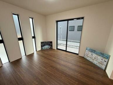 リビングと洋室の使い分けで生活にメリハリを（1号棟）