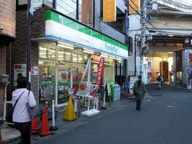 ファミリーマートナカムラ二子新地店