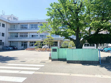 富山市立山室中部小学校