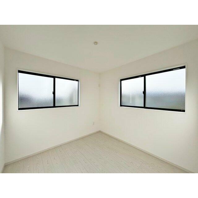 2階洋室です。どんなインテリアにも合いますね！※施工例