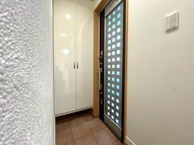 「玄関」シューズクローゼットがございます