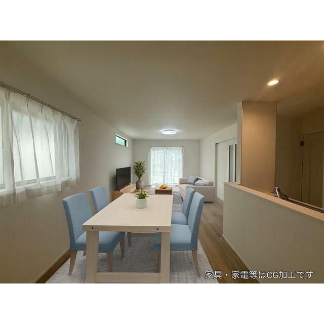 《C号棟》2面採光の明るいリビングです♪ ※家具付き物件ではございません
