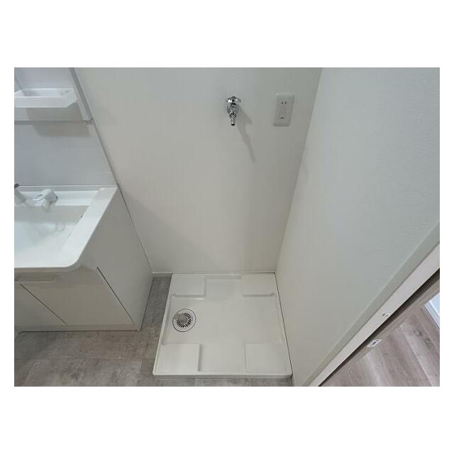 洗濯水栓と防水パンの新品交換をおこないました