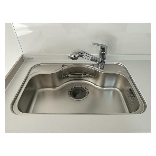 システムキッチンシンクは水栓一体型浄水器付きです