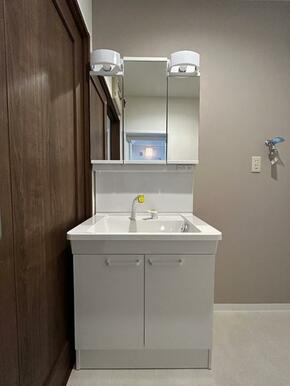 洗面台新品交換済み